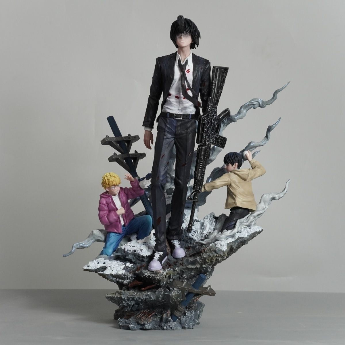 Chainsaw Man Yoshida Hirofi Suit Scene Version GK Statue