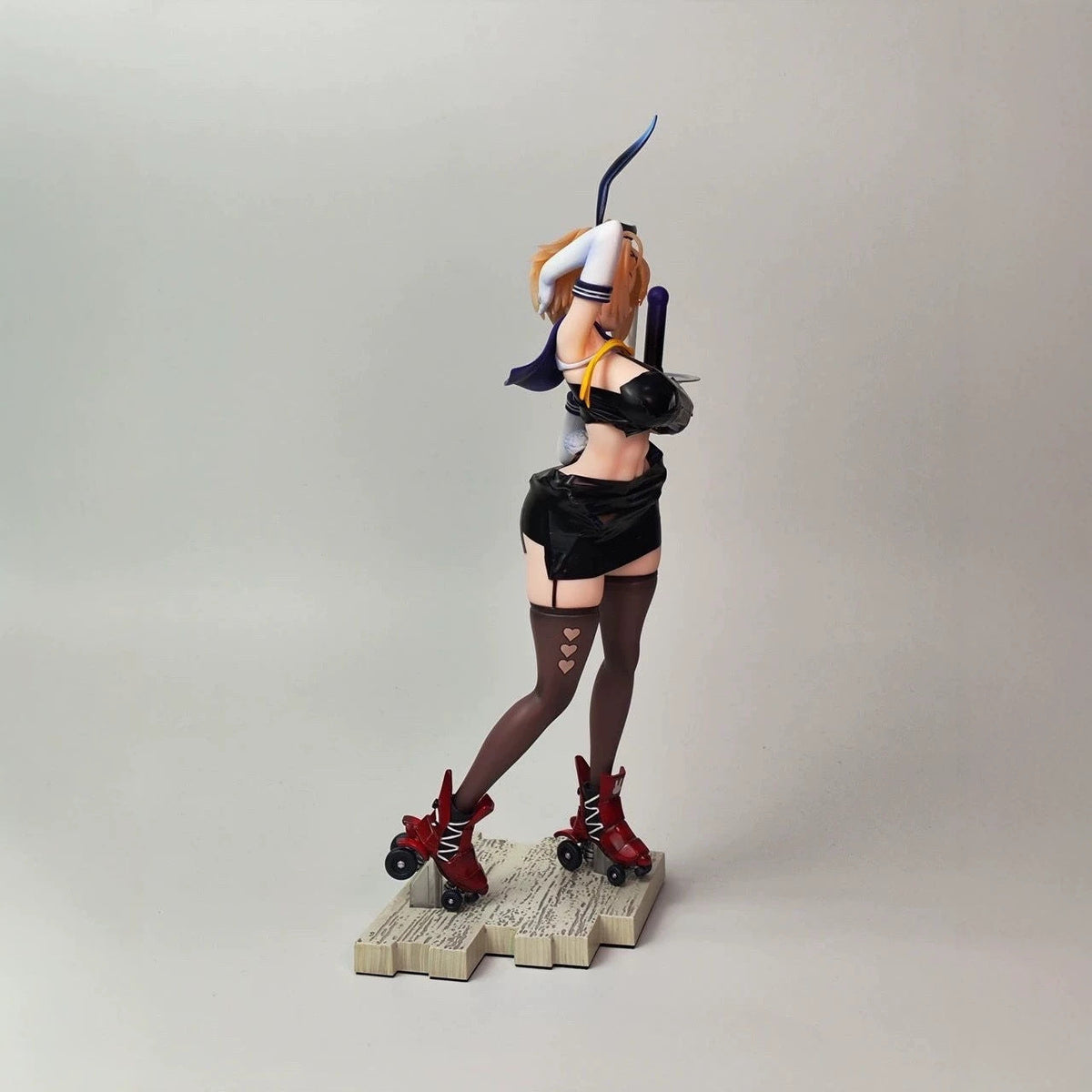 bunny girl roller skate waitress GK figure