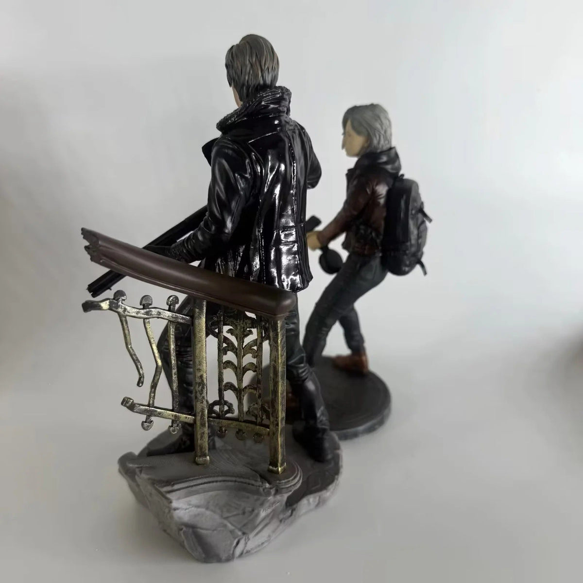 Resident Evil Leon Kennedy Ada Wong figure set