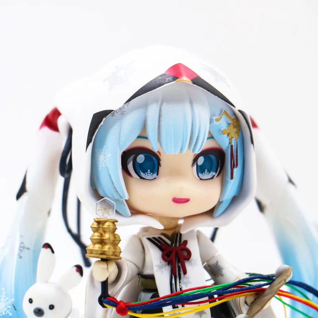 Snow Miku shrine maiden nendoroid figure